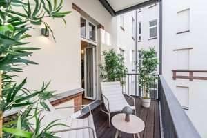 Lichtgeprägte 3 Zi. Altbauwohnung mit Balkon – Erstbezug nach Sanierung unweit Ludwigkirchplatz – Düsseldorfer Straße 14, 10719 Wilmersdorf, Berlin – Vorschaubild 8