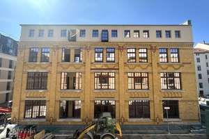 Wohnen im sanierten Altbau: 3-Zimmer mit Loggia im Zentrum-Ost