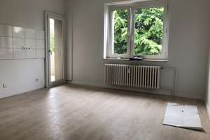 * ab 01.07. * sanierte 2 Raumwohnung, große Wohnküche, Sonnenbalkon, Tageslichtbad – Fröbelstrasse 100, 47053 Hochfeld, Duisburg – Vorschaubild 3