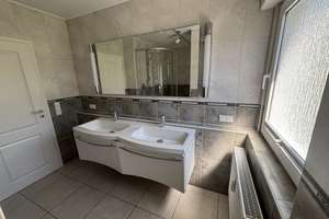 myHome-Immobilien / TRAUM 4 Zi-Wohnung + 2 Balkone, EBK, riesiges Wohnzimmer + Waldrandlage + Garage – Schlesierweg 5, 63150 Heusenstamm – Vorschaubild 8