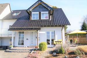 Wohnfreundliches Einfamilienhaus mit großzügiger Ausstattung im Grünen von Herkenrath!!!