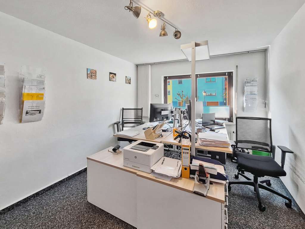 Immobilie in Hartenstein - Teilvermietetes Wohn- und Geschäftshaus im Kern von Velden - Bild 2