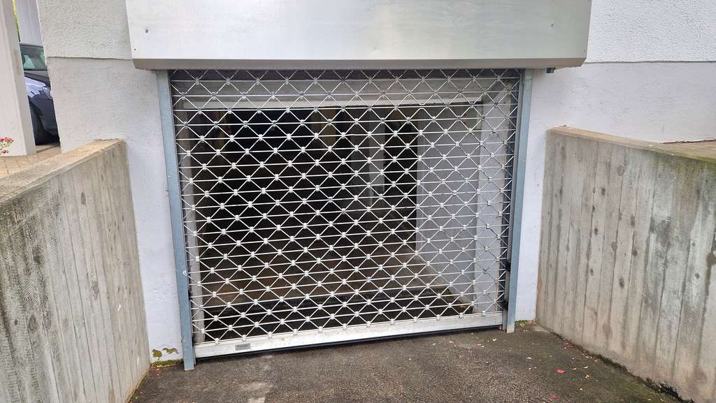 Tiefgaragenstellplatz in Landau-Stadt, sofort frei (Eigennutz oder Vermietung).