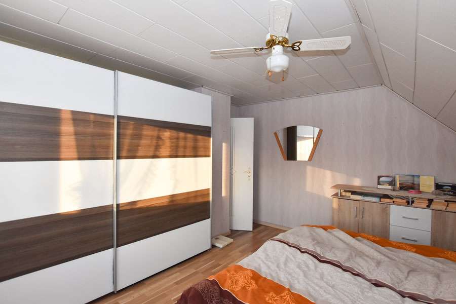 Immobilie in Weyhausen - Großes Einfamilienhaus mit Anbau, Wintergärten und Keller nahe Wolfsburg! - Bild 6