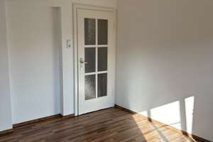 Altbau-Charme im Herzen von Göggingen: Stilvolle 3-Zimmer-Wohnung mit Balkon und EBK  – Bergstraße 6, 86199 Göggingen-Nordwest, Augsburg – Vorschaubild 14