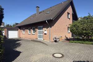 Wohnen mit Freiraum: Charmantes Zweifamilienhaus mit Traumgarten – Die vollständige Adresse der Immobilie erhältst du vom Anbieter., 33647 Brackwede, Bielefeld – Vorschaubild 3