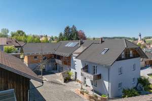 Vielseitiges Refugium mit Wohnhaus, separaten Wohneinheiten und großzügigem Wellnessbereich. – Die vollständige Adresse der Immobilie erhältst du vom Anbieter., 84371 Triftern – Vorschaubild 3