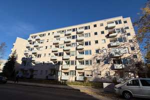 Charlottenburg! Attraktive 3-Zimmer-Wohnung mit schönem Balkon in sehr ruhiger Grünlage – Loschmidtstr. 18, 10587 Charlottenburg, Berlin – Vorschaubild 2