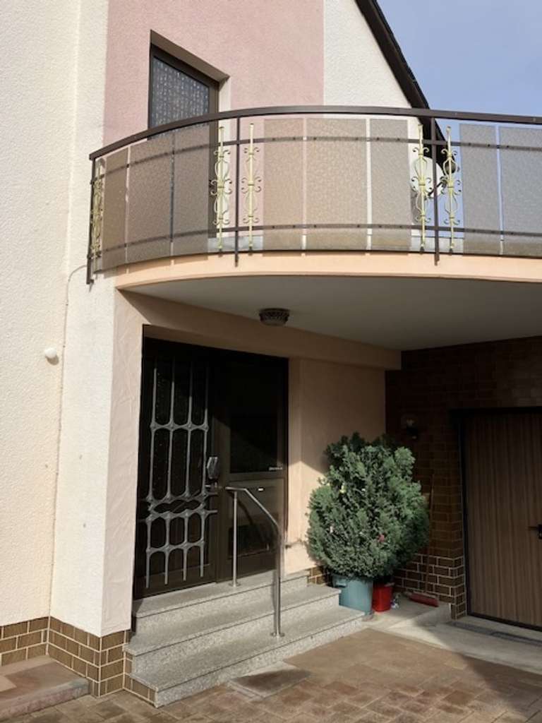 Immobilie in Boppard - Gepflegtes Zweifamilienhaus mit Doppelgarage und großer Dachterrasse - Bild 4