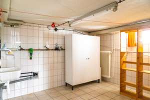 Komfort für die ganze Familie: Wohnhaus mit Anbau in Dreieichenhain am Rande des Naturschutzgebiets – Die vollständige Adresse der Immobilie erhältst du vom Anbieter., 63303 Dreieich – Vorschaubild 35