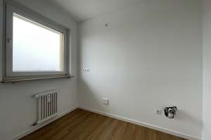 1-Zimmer Wohnung mit Küche, Loggia, Kellerraum und Fahrstuhl in Bothfeld  – Die vollständige Adresse der Immobilie erhältst du vom Anbieter., 30659 Bothfeld, Hannover – Vorschaubild 2