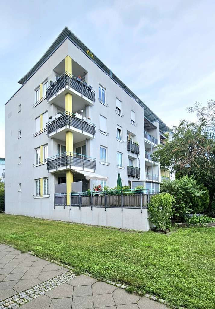Immobilie in Schönefeld - Hauptstadtmakler-Gepflegte Wohnung mit KFZ-Stellplatz-vermietet - Bild 0