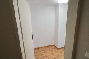 Helle 2-Zimmer-Wohnung mit Balkon in Köln Ehrenfeld – Intzestraße 9, 50825 Ehrenfeld (Ortsteil), Köln – Vorschaubild 2