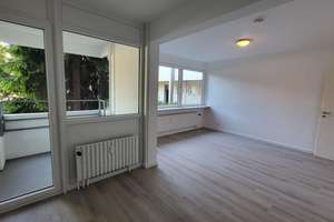 Erdgeschoß-frisch renoviert-separater Eingang-Balkon-Tiefgarage-von Privat – Elmshorner Straße 15, 25421 Pinneberg – Vorschaubild 5