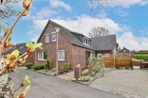 TT bietet an: Landluft inklusive: Zwei modernisierte und eigenständige Häuser in ruhiger Feldr – Die vollständige Adresse der Immobilie erhältst du vom Anbieter., 26388 Fedderwarden, Wilhelmshaven – Vorschaubild 2