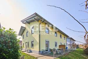 Moderne Doppelhaushälfte mit zwei Terrassen und Garten in ruhiger Wohnlage. – Die vollständige Adresse der Immobilie erhältst du vom Anbieter., 94315 Alburg, Straubing – Vorschaubild 1