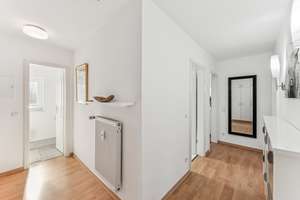 Charmante 2,5-Zimmer-Dachgeschosswohnung mit Garage in begehrter Lage von Neu-Müngersdorf – Die vollständige Adresse der Immobilie erhältst du vom Anbieter., 50933 Müngersdorf, Köln – Vorschaubild 4
