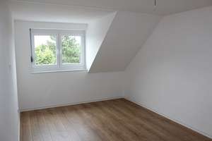 Moderne 4-Zi-Wohnung mit Loggia u. PKW-Stellplatz! Inkl. vollwertiger Einbauküche – Die vollständige Adresse der Immobilie erhältst du vom Anbieter., 41469 Norf, Neuss – Vorschaubild 8