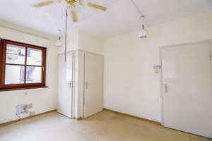 Einfamilienhaus mit viel Potenzial inkl. Balkon und STP in attraktiver Lage nahe der Kilianskirche – Die vollständige Adresse der Immobilie erhältst du vom Anbieter., 74072 Heilbronn, Heilbronn – Vorschaubild 4