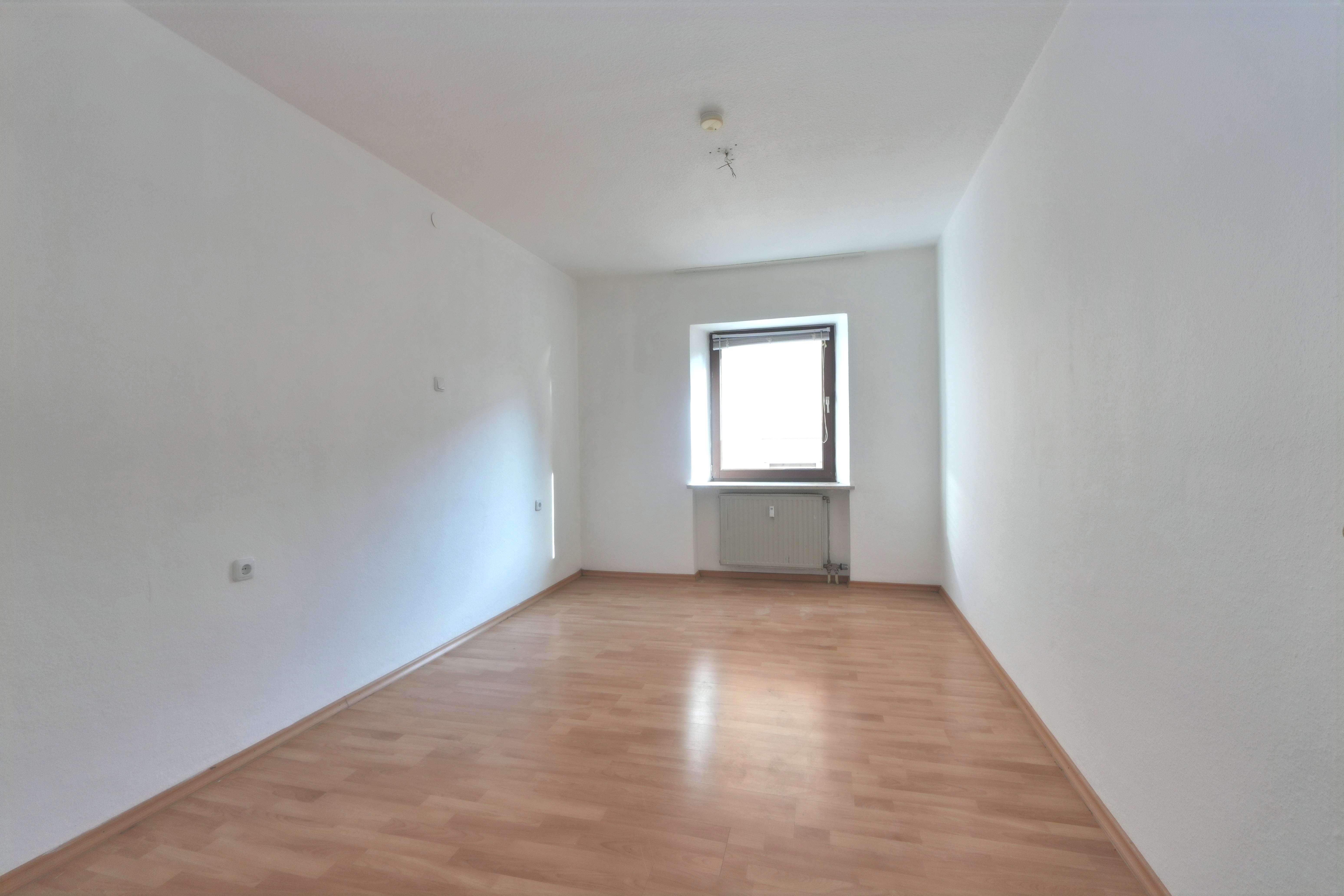 Immobilie in Schwabach - SOFORT VERFÜGBAR! Familienfreundliche 4-Zimmer-Wohnung im Herzen der Stadt - Bild 5