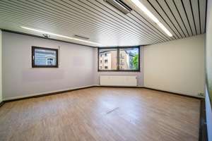 Wohnungspaket: Drei Wohnungen - zuletzt als Arztpraxis genutzt – Die vollständige Adresse der Immobilie erhältst du vom Anbieter., 56068 Süd, Koblenz – Vorschaubild 9