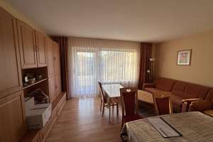 Helle 3 Zimmer Wohnung mit Balkon  und Tiefgaragenstellplatz