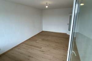 Moderne, helle 2-Zimmer-Dachgeschosswohnung im Erstbezug nach umfassender Modernisierung mit Balkon  – Oskar-Hoffmann-Straße 172, 44789 Südinnenstadt, Bochum – Vorschaubild 3