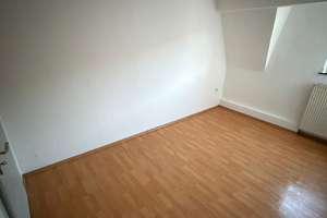 Charmante DG-Wohnung im Altbau – Duisburg-Duissern | 3 Zimmer | Nähe Innenhafen – Schreiberstr. 8, 47058 Duissern, Duisburg – Vorschaubild 11