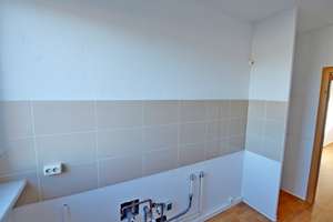 Bezug sofort möglich! 3-Raum-Wohnung, Badewanne, Aufzug, Balkon, PKW-Stellplatz! – Am Rosengarten 29, 6526 Sangerhausen – Vorschaubild 15