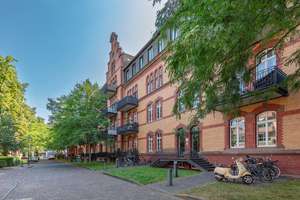 Derendorf - attraktive Altbauwohnung mit großer Terrasse und Garten in gründerzeitlicher Wohnanlage