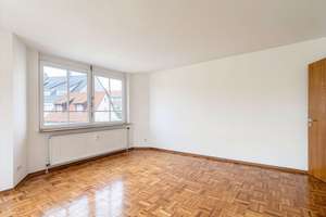 Ankommen, wohlfühlen, gestalten: Charmante 3-Zimmer-Wohnung mit Südbalkon und TG-Stellplatz – 70619 Riedenberg, Stuttgart – Vorschaubild 3