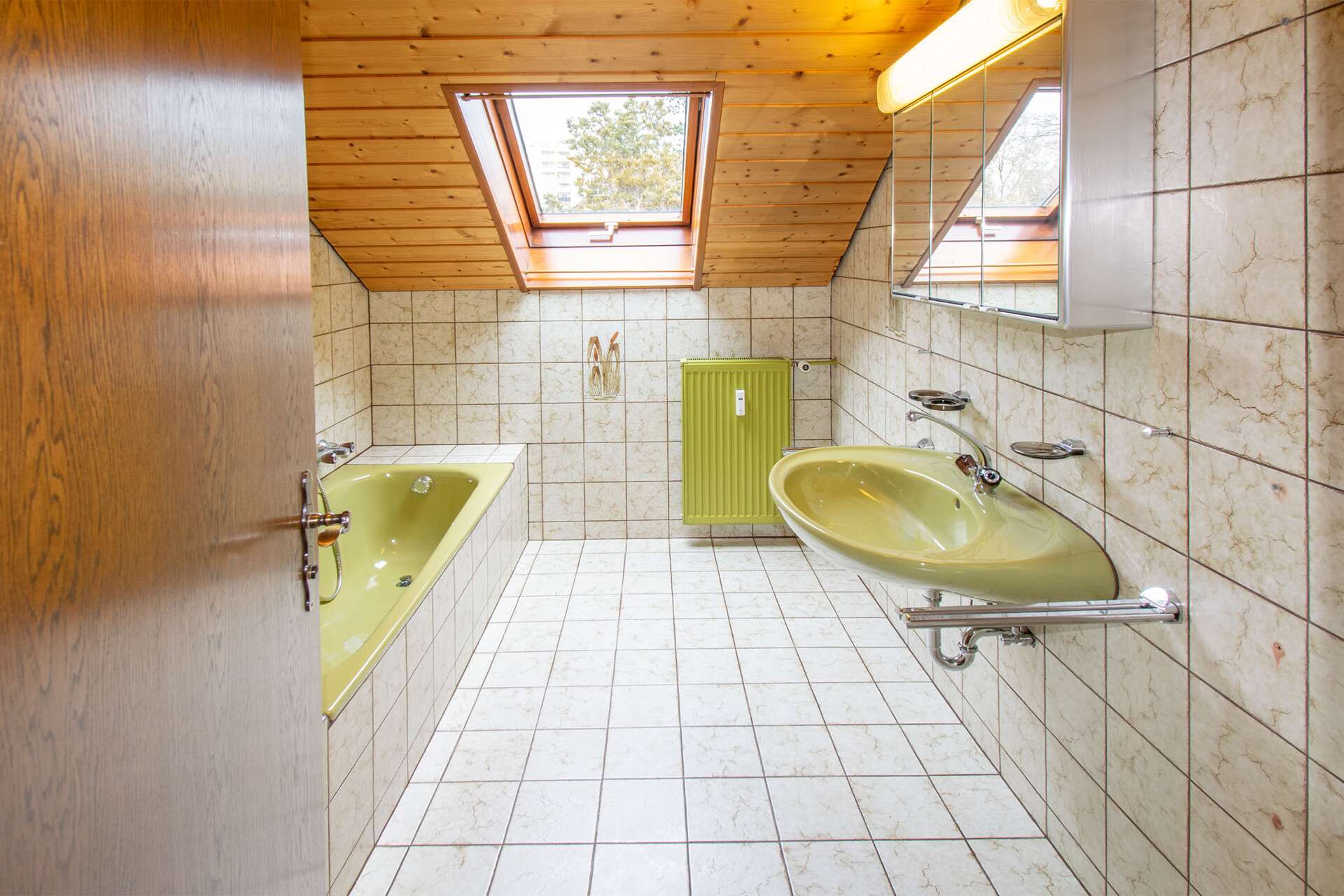 Immobilie in Ditzingen - Ruhige Lage und tolle Fernsicht: 3,5-Zimmer-Wohnung mit Dachterrasse und TG-Platz zu verkaufen - Bild 7