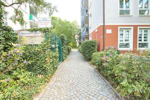 +++Komfortabel im 4. Obergeschoss: Vermietete 3-Zimmerwohnung mit Balkon und Aufzug in DD-Löbtau+++ – Die vollständige Adresse der Immobilie erhältst du vom Anbieter., 1159 Löbtau-Nord, Dresden – Vorschaubild 3
