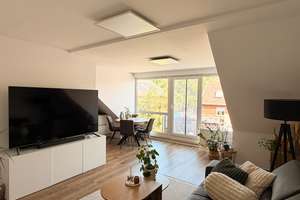 Moderne 3-Zimmer-Dachgeschosswohnung  mit Balkon im Duisburger Süden