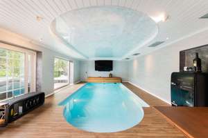 Innenpool, Sauna, Kamin, vier Bäder/WCs, Garage usw.: Fantastisches Ein-/Zweifamilienhaus in Hönow – Die vollständige Adresse der Immobilie erhältst du vom Anbieter., 15366 Hoppegarten – Vorschaubild 7