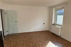 Gepflegte Wohnung mit einem Zimmer und Einbauküche in Solingen – Die vollständige Adresse der Immobilie erhältst du vom Anbieter., 42719 Wald, Solingen – Vorschaubild 2