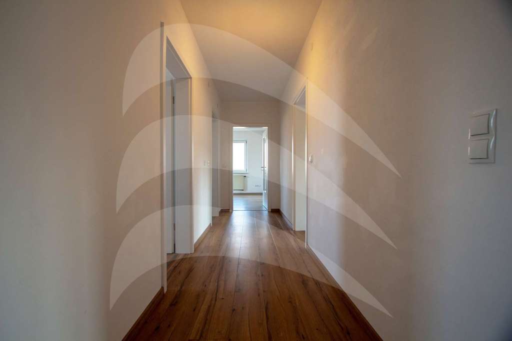 Immobilie in Mallersdorf-Pfaffenberg - Investmentchance: 3 Wohneinheiten plus zusätzliches Baugrundstück - Bild 4