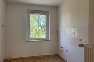 Wunderbar helle Wohnung - Ganz oben im 1. Obergeschoss – Rosenstr. 21, 6237 Leuna – Vorschaubild 4