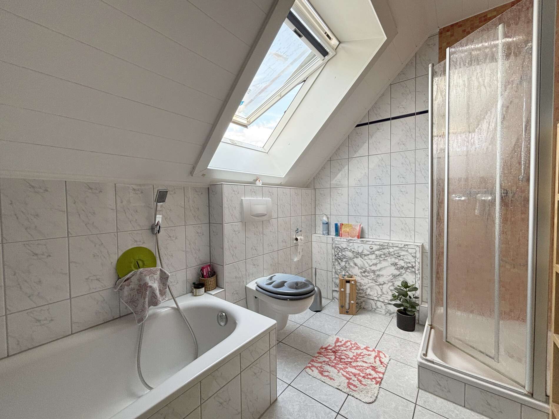 Immobilie in Lohra - Ihr Rückzugsort am Feldrand–Mehrfamilienhaus mit Garten, Pool und Sauna in Lohra-Kirchvers - Bild 7