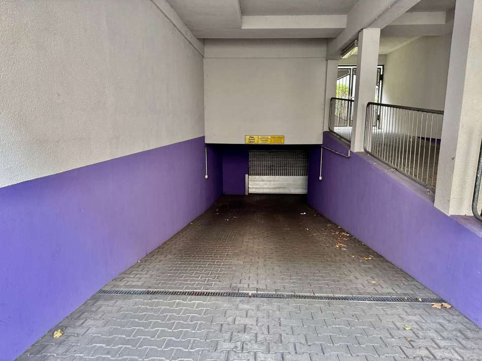 Tiefgaragage Einfahrt