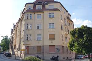 * CHARMANTE 2-Zi-Wohnung in STILvollem ALTBAU und attraktiver CITYLAGE *