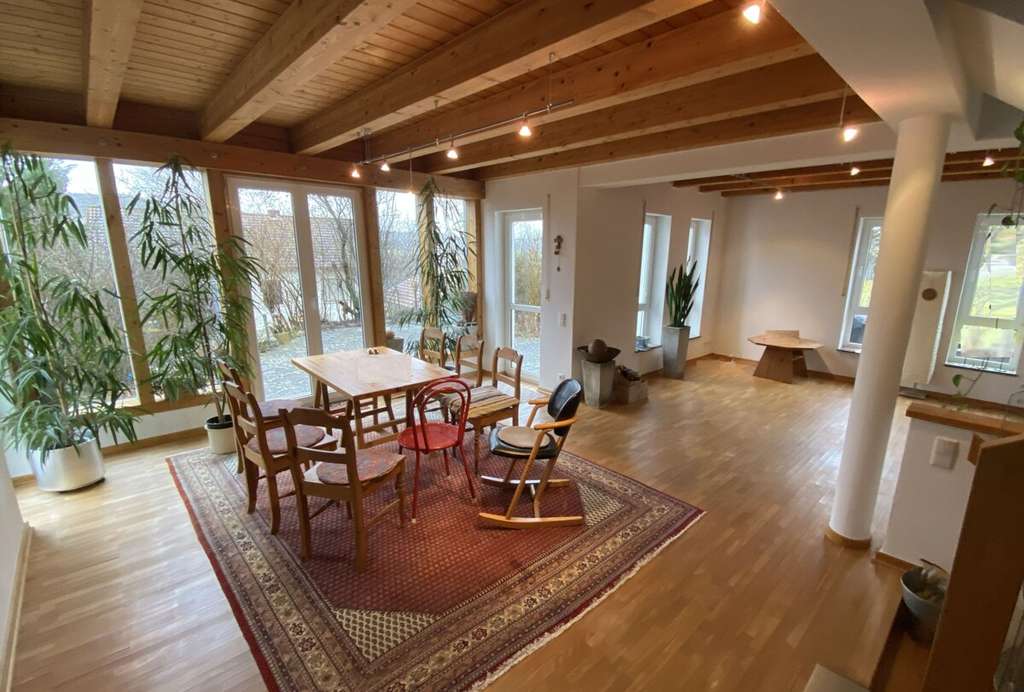 Immobilie in Gössenheim - Stilvolles Designhaus mit großzügigem Raumgefühl - Bild 2