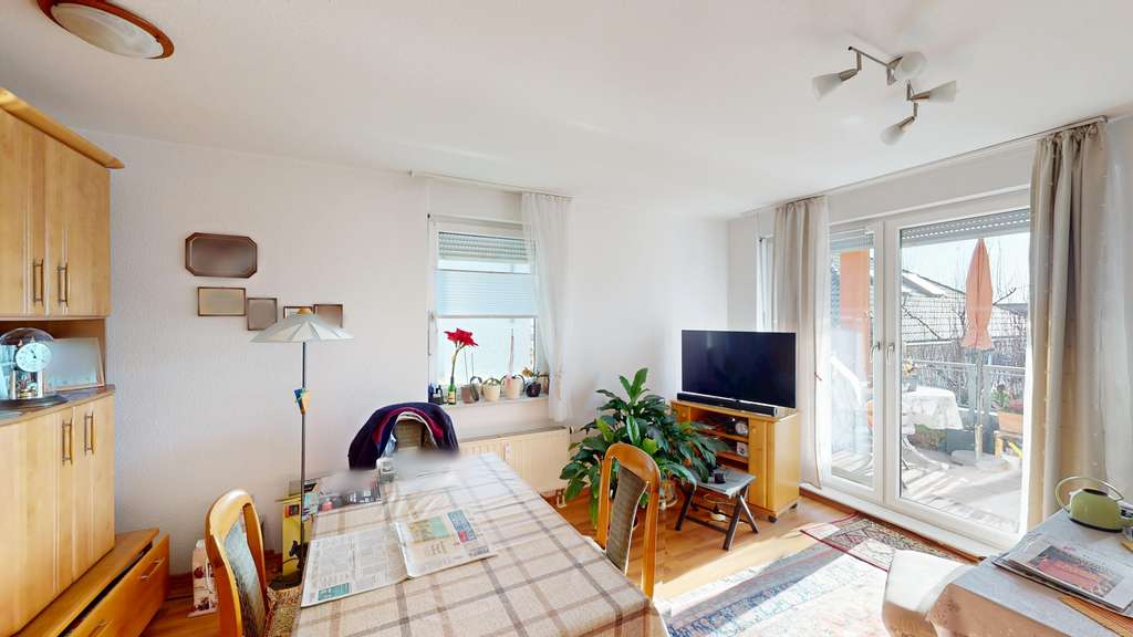 Immobilie in Brackenheim - *** Attraktive 2,5 Zimmer im EG mit Terrasse und TG in guter Lage *** - Bild 3