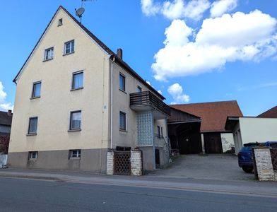 Einfamilienhaus mit großzügigem Grundstück und zusätzlichem Bebauungspotenzial