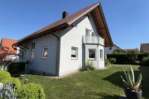 Großzügiges, gepflegtes EFH in ruhiger Lage von Alteglofsheim – Die vollständige Adresse der Immobilie erhältst du vom Anbieter., 93087 Alteglofsheim – Vorschaubild 4