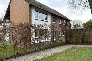 Zweifamilienhaus mit viel Potenzial, großem Grundstück und sehr guter Substanz in Nahne!