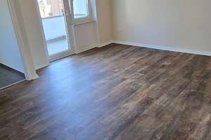 wunderschöne 3 Raum Wohnung mit Balkon und Gartennutzung frisch renoviert  Hobeisenstr