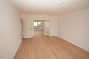 Erstbezug nach Sanierung! Helle 3 Zimmerwohnung mit Balkon in Marienburg!