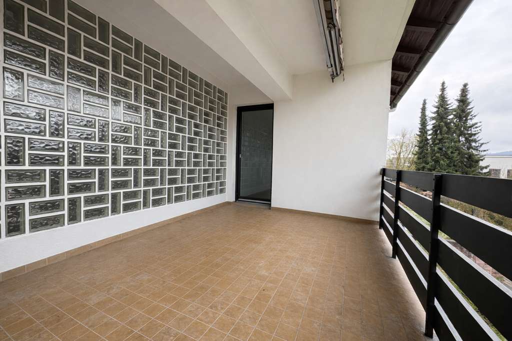 Immobilie in Gemünden am Main - Flexibles Zweifamilienhaus mit getrennten Eingängen – ideal für Eigennutzer & Kapitalanleger! - Bild 3