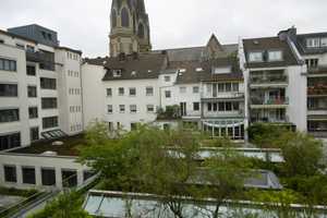 Attraktive 4-Zimmerwohnung mit Balkon in zentraler,ruhiger Lage! WG geeignet! – Klosterstr. XX, 40211 Düsseldorf – Vorschaubild 1